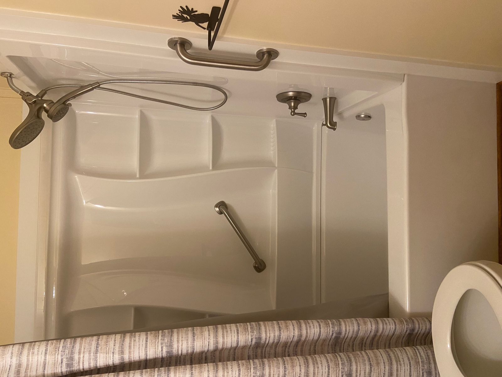 Accessible bathroom with grab bars